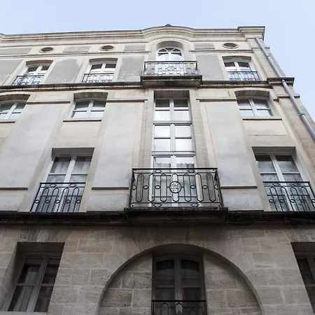 Rue Neuve With Elevator