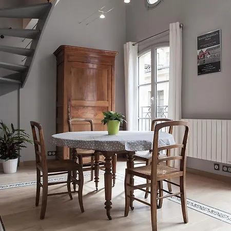 Rue Neuve With Elevator Apartment