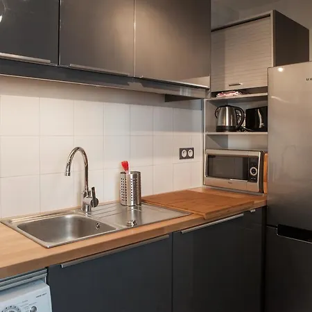Rue Neuve With Elevator Apartment *